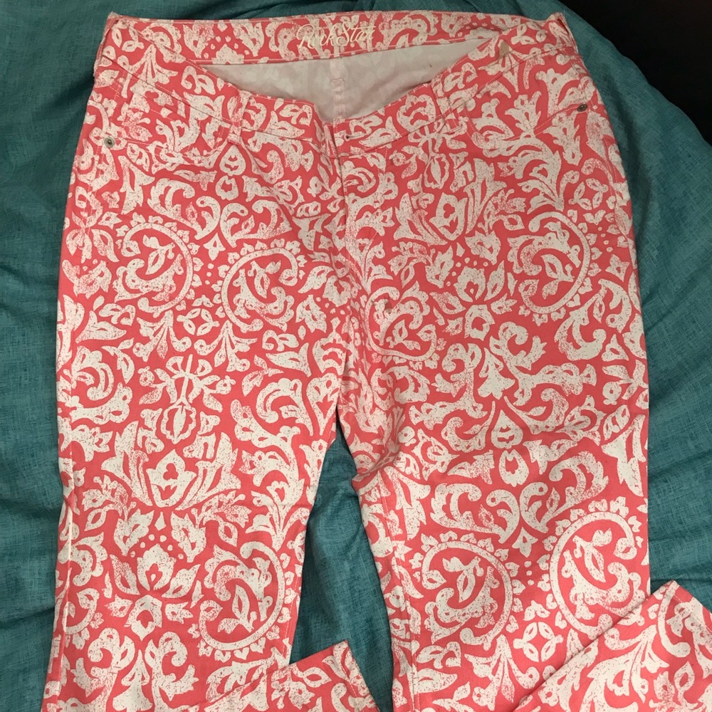 Women’s pattern pants